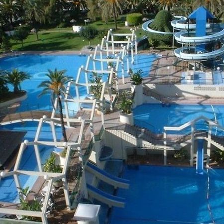 Lux. Frontbeach-Terrace. 5 Pools.Tv. 2 A.C.Netflix 贝纳尔马德纳 外观 照片