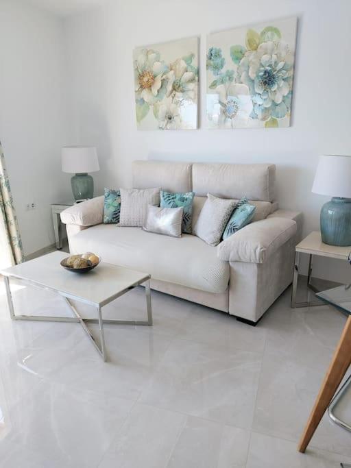 Lux. Frontbeach-Terrace. 5 Pools.Tv. 2 A.C.Netflix 贝纳尔马德纳 外观 照片