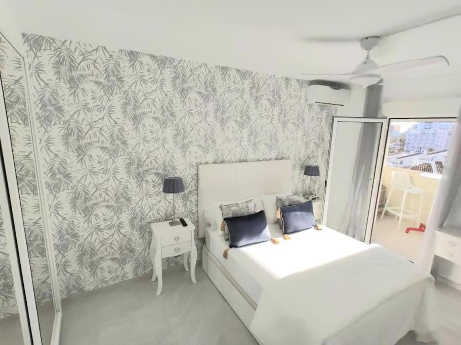 Lux. Frontbeach-Terrace. 5 Pools.Tv. 2 A.C.Netflix 贝纳尔马德纳 外观 照片