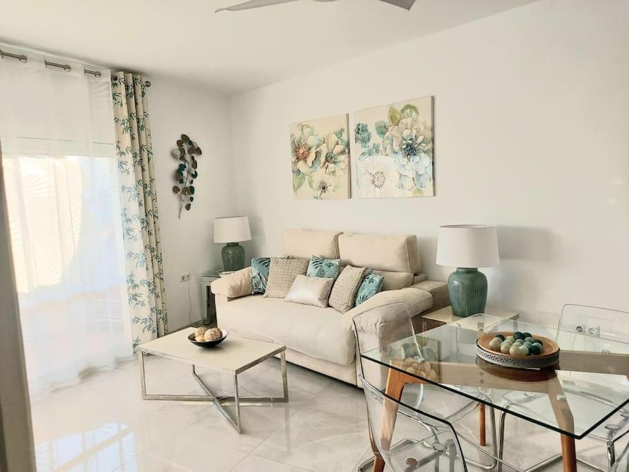 Lux. Frontbeach-Terrace. 5 Pools.Tv. 2 A.C.Netflix 贝纳尔马德纳 外观 照片