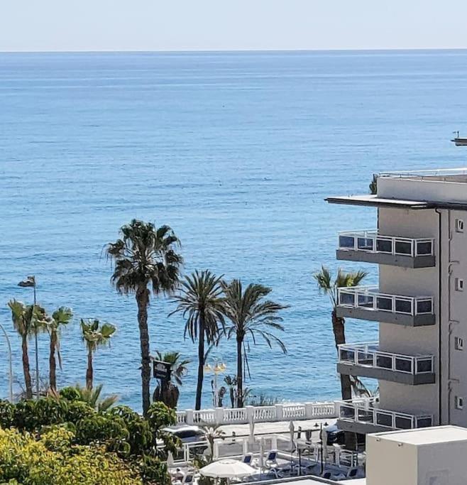Lux. Frontbeach-Terrace. 5 Pools.Tv. 2 A.C.Netflix 贝纳尔马德纳 外观 照片