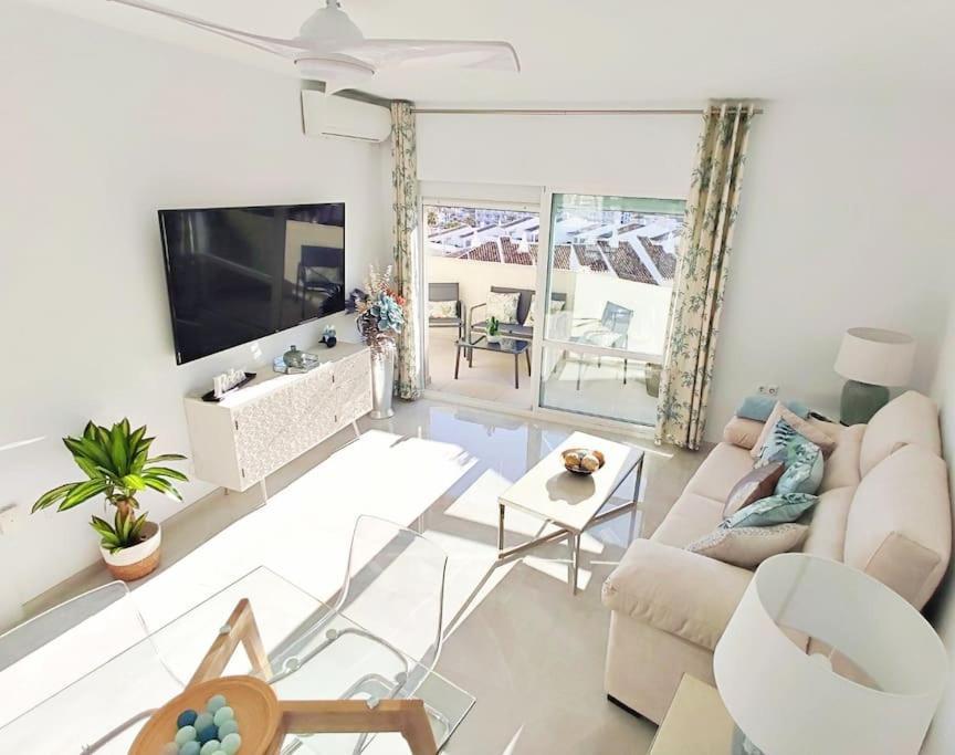 Lux. Frontbeach-Terrace. 5 Pools.Tv. 2 A.C.Netflix 贝纳尔马德纳 外观 照片